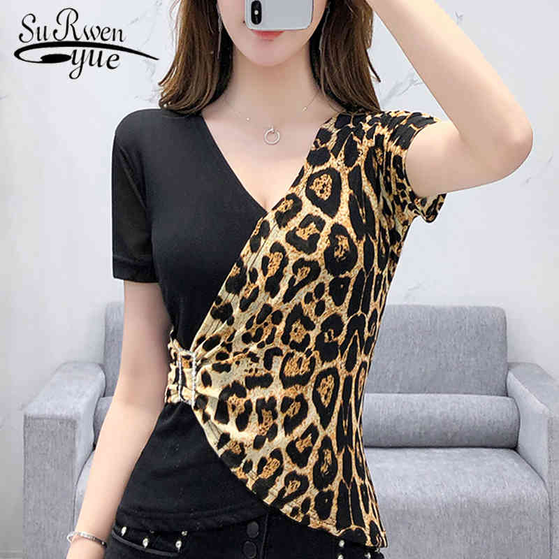 Sexy V Neck Slim Fit Women Blouse Ladies Tops Fashion Leopard Short Sleeve Shirt Tops Streetwear Blusas 8413 50 210521, Photo
Sexy V Neck Slim Fit Women Blouse Ladies Tops Fashion Leopard Short Sleeve Shirt Tops Streetwear Blusas 8413 50 210521, Photo