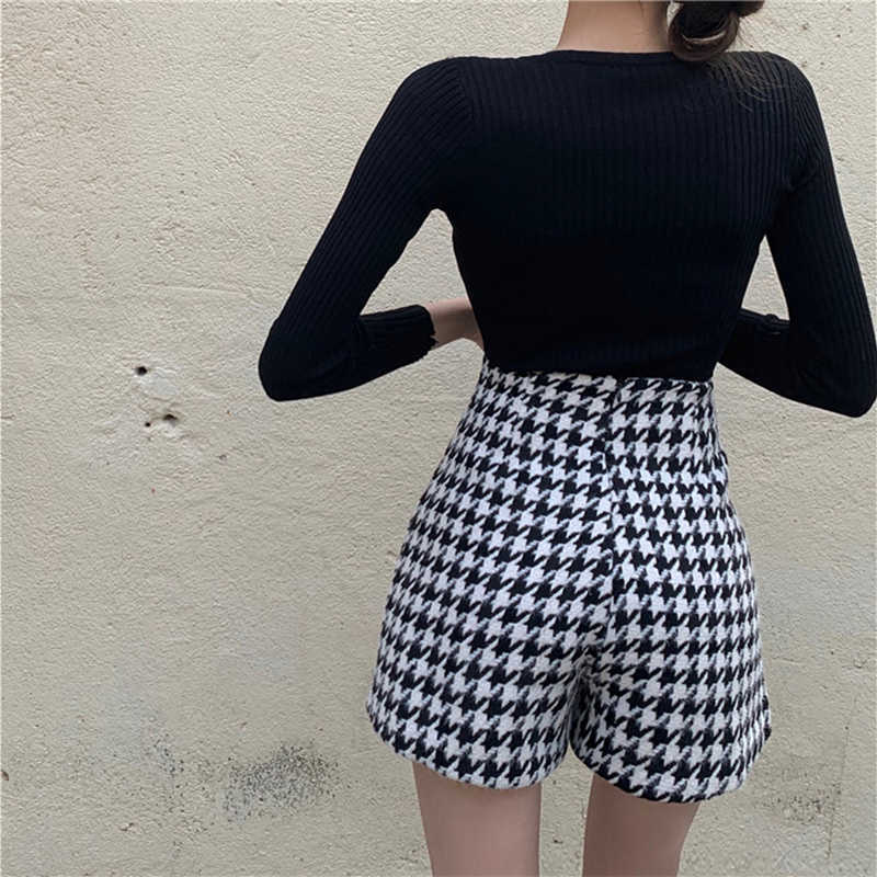 Colorfaith Autumn Winter Women Shorts Wide Leg High Waist Fashionable Woolen Tweed Checkered Lady Trousers P1257 210714