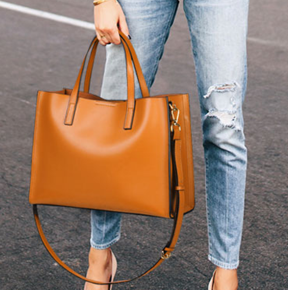 2022 Bag luxury designer Shoulder handBag top quality bags black red women mens handBags with box
2022 Bag luxury designer Shoulder handBag top quality bags black red women mens handBags with box