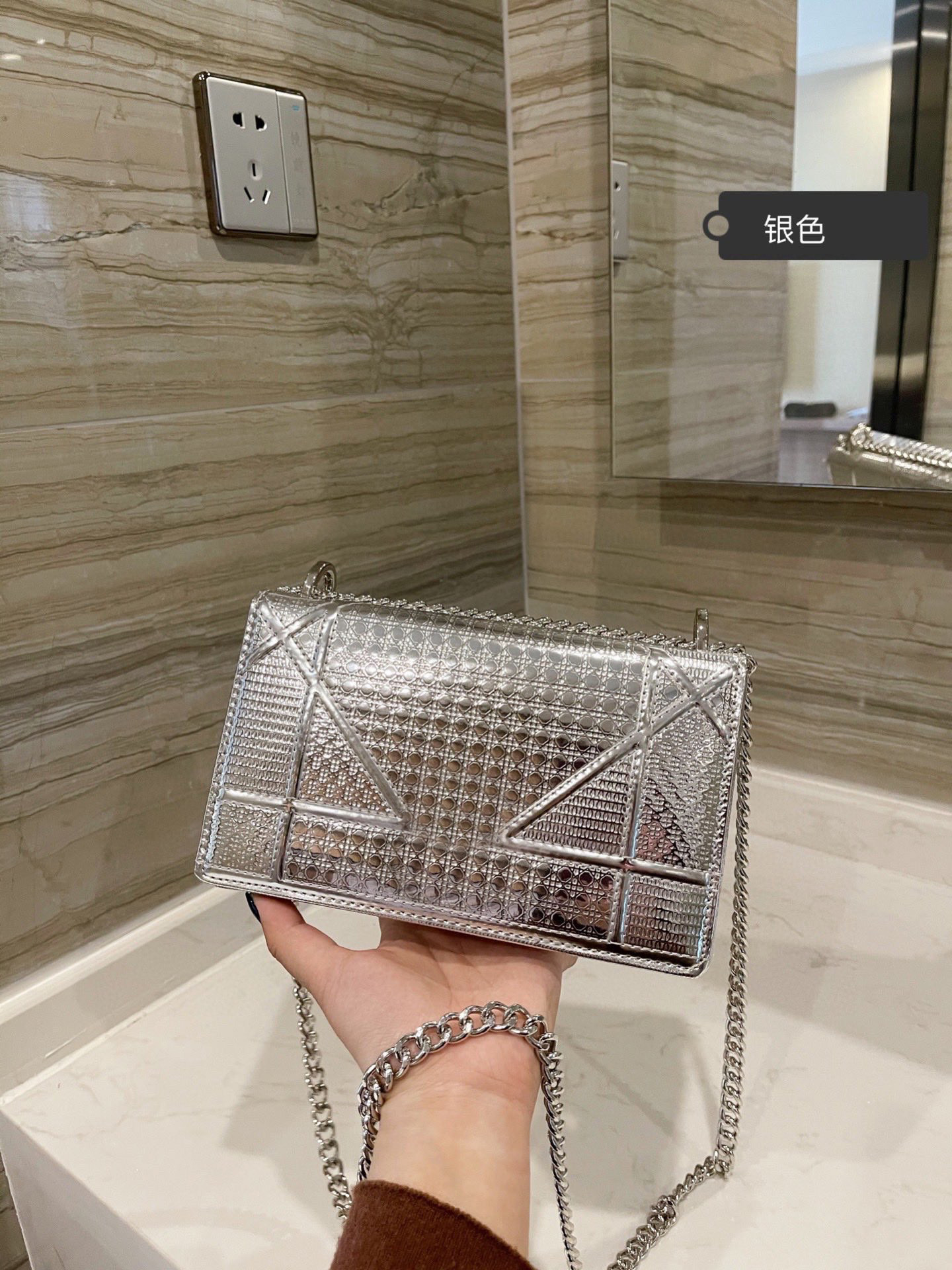 Designer Handbags High Quality Leather Embossed Bag Fashion Women Chain CrossbodyMessenger Bags Shoulder Newset with box
Designer Handbags High Quality Leather Embossed Bag Fashion Women Chain CrossbodyMessenger Bags Shoulder Newset with box