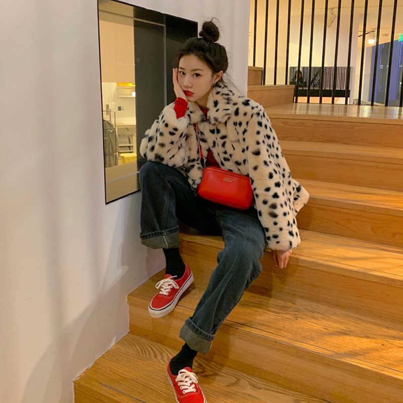 Leopard Short Furry Coats And Jacket Womens Winter Fashion Turn-Down Collar Plush Coat Woman Keep Warm Faux Fur Jackets 211019