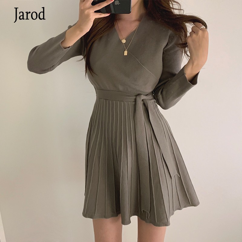 Elegant V-Neck Long Sleeve Knitted Dress Autumn Women Office Casual Lace-up Pleated Dress Female Pullover Sweater Dress 210518, Photo color
Elegant V-Neck Long Sleeve Knitted Dress Autumn Women Office Casual Lace-up Pleated Dress Female Pullover Sweater Dress 210518, Photo color