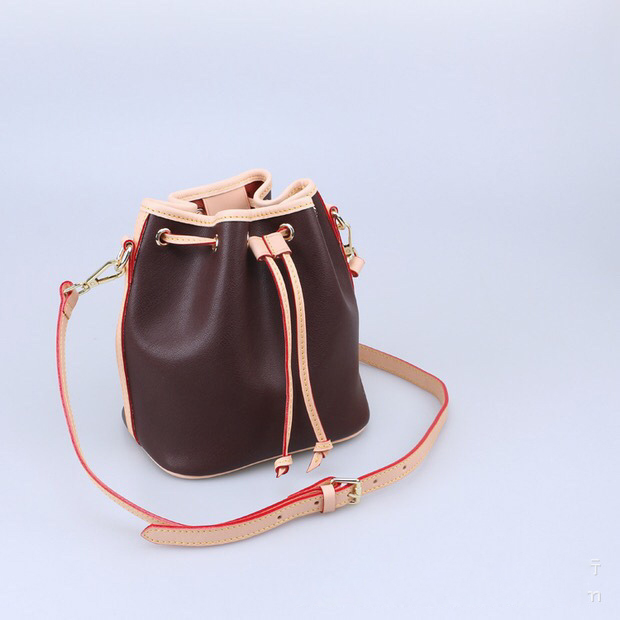 Luxurys Designers Bags Womens Handbags crossbody Tote 5A+ Top brand Quality Fashion noemal Shoulder Bag Drawstring BB Brown Multi Pochette Bucket Handbag purse, Fedex shipping
Luxurys Designers Bags Womens Handbags crossbody Tote 5A+ Top brand Quality Fashion noemal Shoulder Bag Drawstring BB Brown Multi Pochette Bucket Handbag purse, Fedex shipping