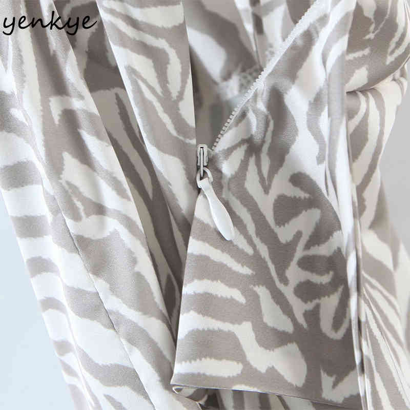 YENKYE Vintage Animal Print Sexy Dress Fashion Women Backless Halter Bodycon Mini Dress Female Summer Night Out Vestido 210515