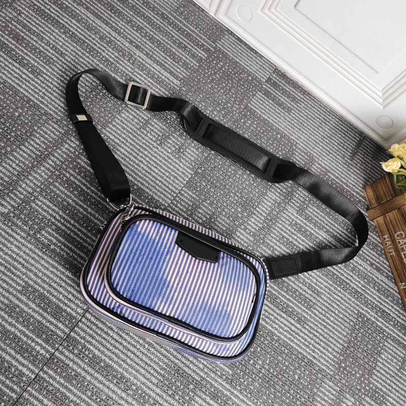 Women Luxurys Designers Bags 2021 Outdoor men's clutch bag with detachable shoulder strap Number: M30755 Size: 15*9*7cm
Women Luxurys Designers Bags 2021 Outdoor men's clutch bag with detachable shoulder strap Number: M30755 Size: 15*9*7cm