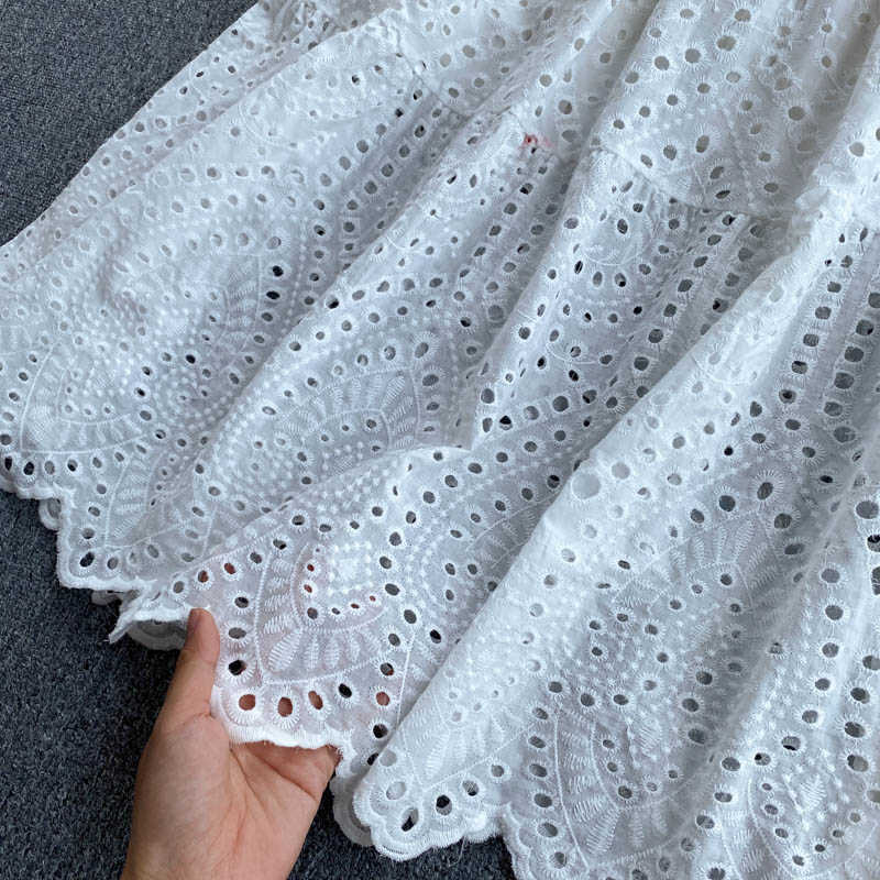 DEAT Women White Hollow Out Ruffles Dress V-Neck Short Puff Sleeve Arrivals Temperment Fashion Spring Summer 11D600 210709