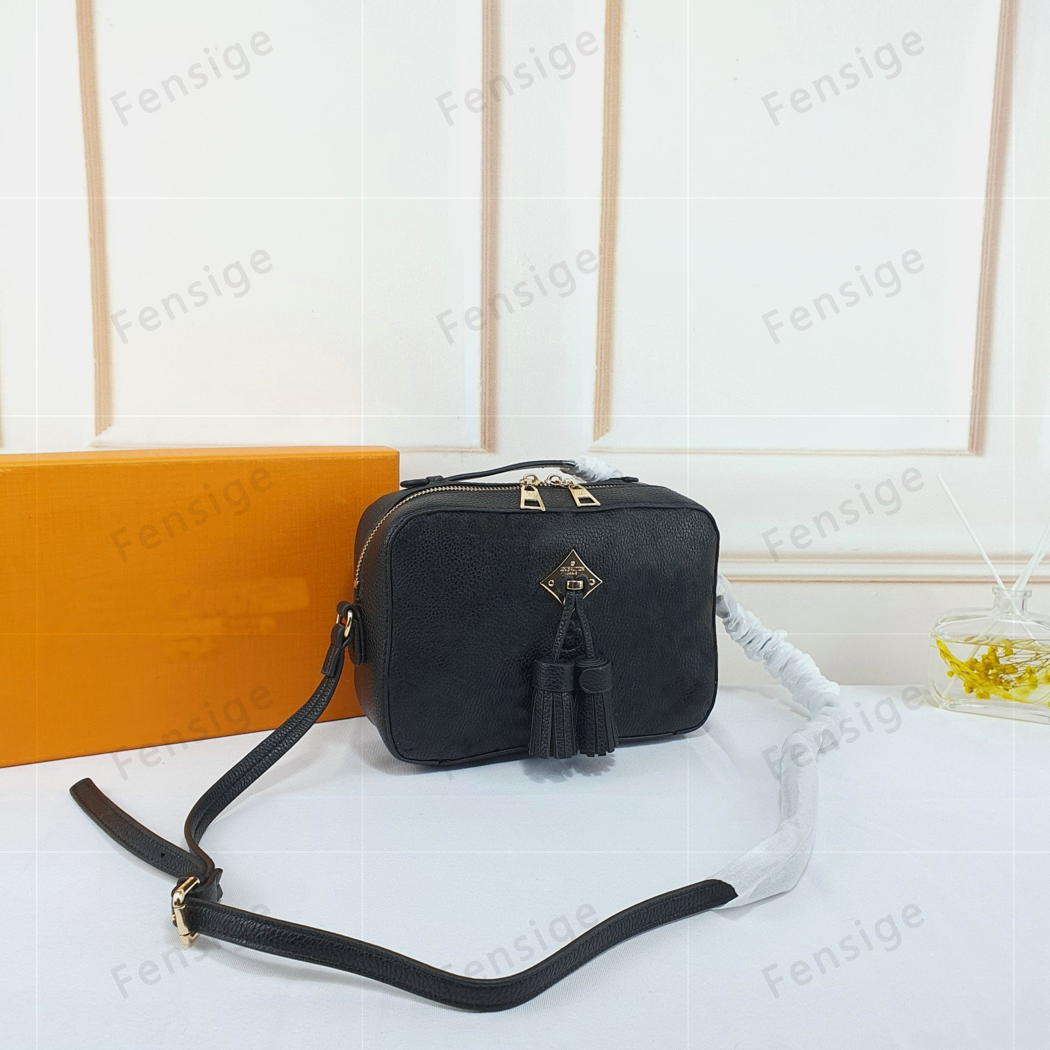 SAINTONGE Handbag Embossed leather Bag with Tassels Crossbody Long single Shoulder Strap Women bags Feminina Small mini Wallet m44393 m43555, Other
SAINTONGE Handbag Embossed leather Bag with Tassels Crossbody Long single Shoulder Strap Women bags Feminina Small mini Wallet m44393 m43555, Other