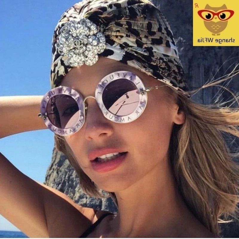 Retro Round sunglasses Women Brand designer English letters Bee Metall Frame round sunglasses for women 2019 Glasses wholesale, Silver
Retro Round sunglasses Women Brand designer English letters Bee Metall Frame round sunglasses for women 2019 Glasses wholesale, Silver