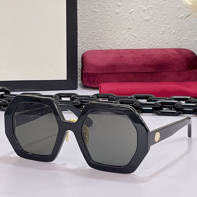 Fashion sunglasses 0772S womens classic black frame girt oversized chain UV400 beach vacation glasses women catwalk designer high quality 1:1 with box
Fashion sunglasses 0772S womens classic black frame girt oversized chain UV400 beach vacation glasses women catwalk designer high quality 1:1 with box