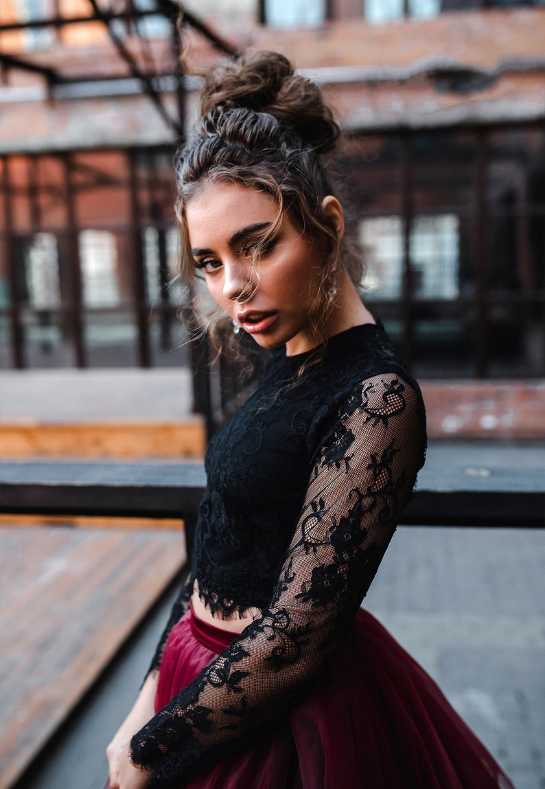 2022 Gothic Black and Mulberry Magic Ombre Skirt Wedding Dress Two Pieces A Line Boho Beach Bridal Gowns Vintage Sexy Backless Lace Long Sleeve Bride 