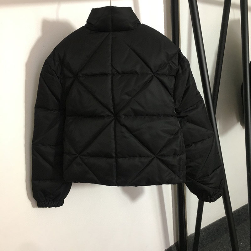 3 Colors Simple Letter Printed Coats Winter Outdoor Parkas for Women Solid Color Long Sleeve Outerwear, Black
3 Colors Simple Letter Printed Coats Winter Outdoor Parkas for Women Solid Color Long Sleeve Outerwear, Black