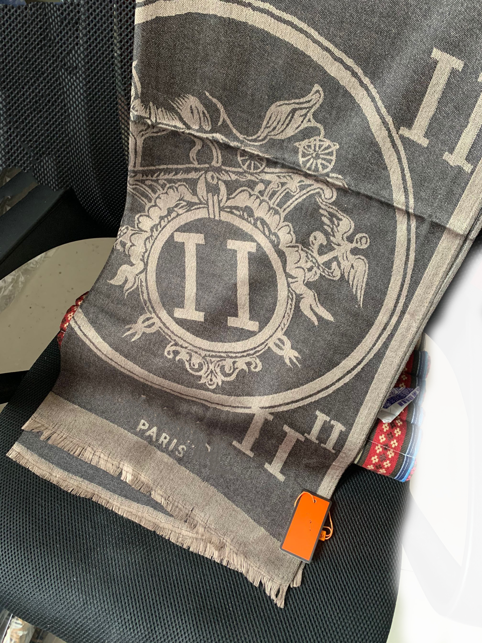 fashion classic soft cotton yarn-dyed scarves famous designer scarfs length 180*70cm shawl
fashion classic soft cotton yarn-dyed scarves famous designer scarfs length 180*70cm shawl