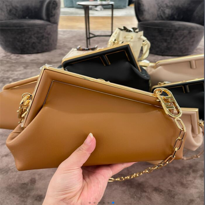 Lady Fashion Shoulder Chain Crossbody Flap Bag Hasp Square Fanny Wallets Handbags Tote Purses Wallet Totes Backpack Women Luxurys Designers Bags 2021 Purse Handbag, Cream
Lady Fashion Shoulder Chain Crossbody Flap Bag Hasp Square Fanny Wallets Handbags Tote Purses Wallet Totes Backpack Women Luxurys Designers Bags 2021 Purse Handbag, Cream