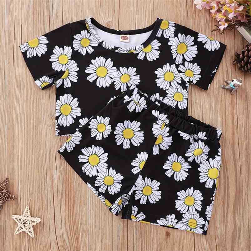 Summer Children Sets Casual Short Sleeve O Neck T-shirt Shorts Print Feverfew 2Pcs Girls Clothes 1-5T 210629, Black
Summer Children Sets Casual Short Sleeve O Neck T-shirt Shorts Print Feverfew 2Pcs Girls Clothes 1-5T 210629, Black