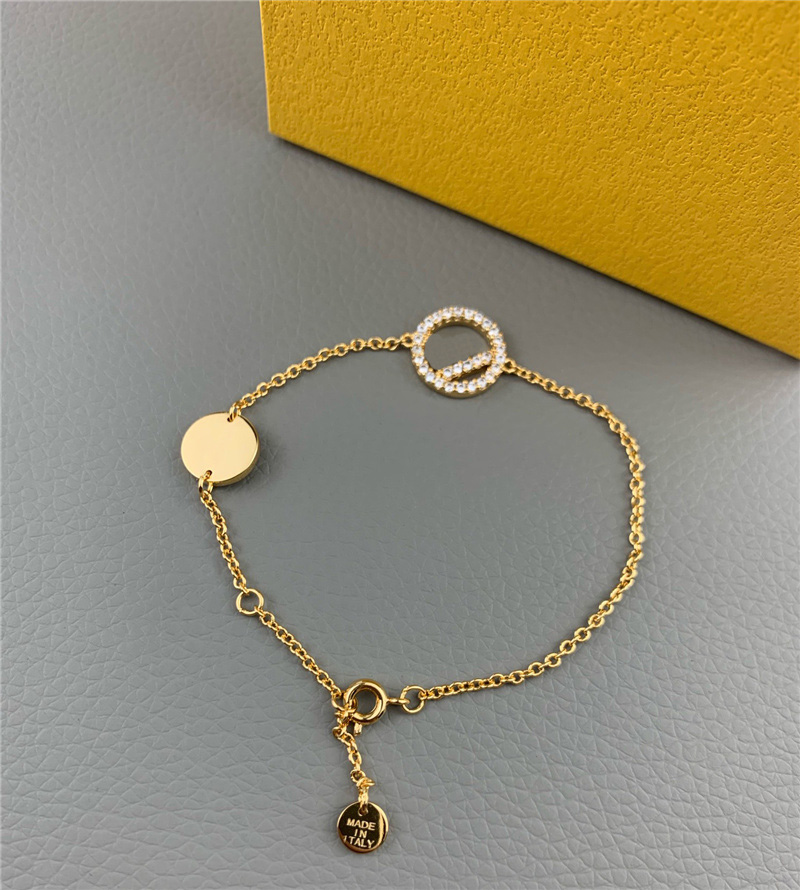 Womens Designer Bracelet Brand High Quality Mens Bracelets Gold Fashion Pearl Bracelet Luxury Designer Jewelry
Womens Designer Bracelet Brand High Quality Mens Bracelets Gold Fashion Pearl Bracelet Luxury Designer Jewelry