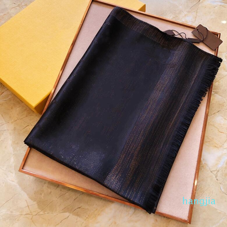 2021 Desingers Classic Silk Scarves Shawl Four Season Man Women Clover Scarf Fashion Letter Flower Style with Box