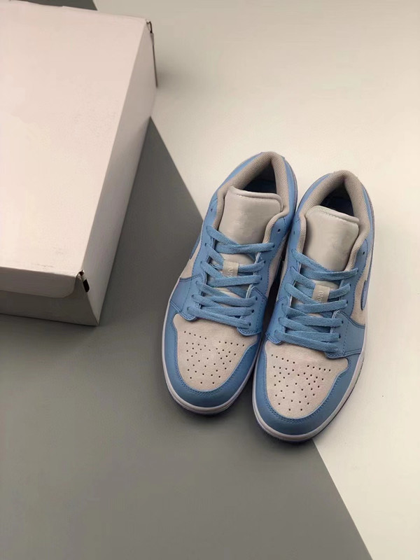 Jumpman 1 Low University Blue Grey Men Women Basketball shoes Outdoor Sneakers Sports With Original Box
Jumpman 1 Low University Blue Grey Men Women Basketball shoes Outdoor Sneakers Sports With Original Box
