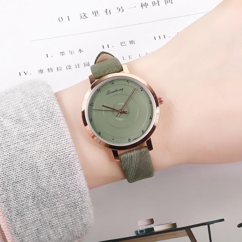 Fashion Luxury Golden Retro Women Watches Starry Green Dial Ladies Wristwatch Leather Quartz Montre Femme Gift Wristwatches
Fashion Luxury Golden Retro Women Watches Starry Green Dial Ladies Wristwatch Leather Quartz Montre Femme Gift Wristwatches