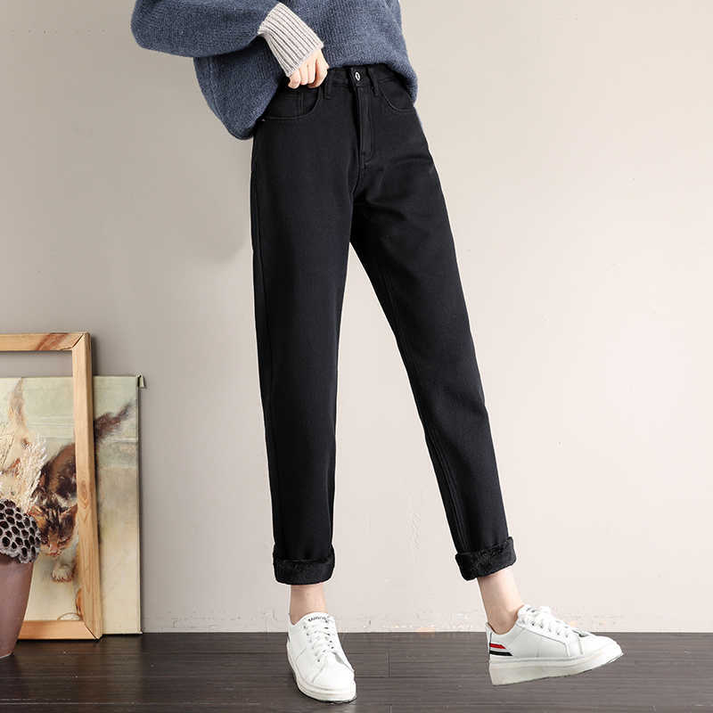 GUUZYUVIZ Loose Winter Jeans Female High Waist Straight Thicken Warm For Woman Casual Velvet Pants 210922