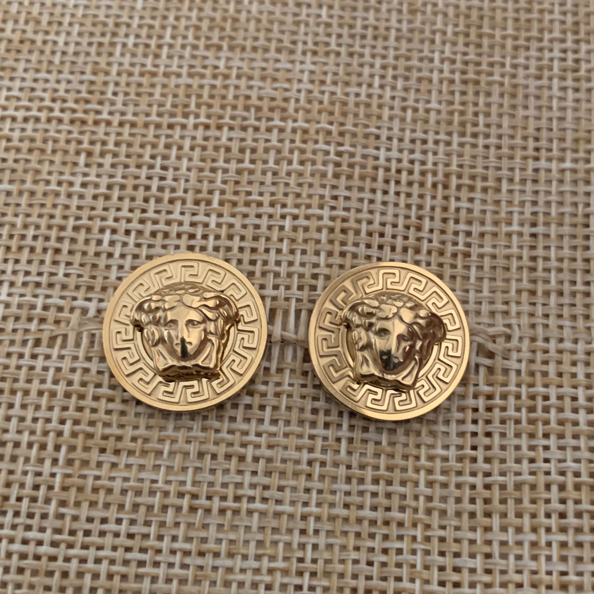 2021 high polished wedding fashion large boy hip hop 3D head stud dangle drop earring for girls women rose gold filled lovers earrings wholesal, Slivery;golden
2021 high polished wedding fashion large boy hip hop 3D head stud dangle drop earring for girls women rose gold filled lovers earrings wholesal, Slivery;golden