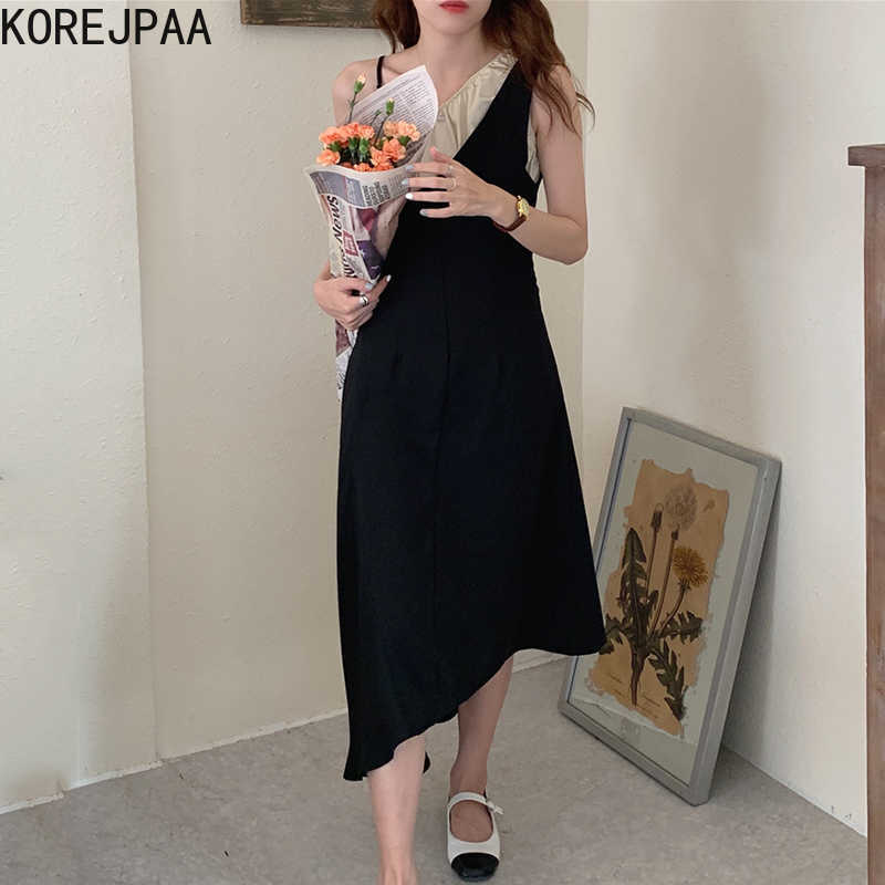 Korejpaa Women Dress Summer Korean Chic Temperament Oblique Collar Leaky Shoulder Stitching Irregular Suspender Vestidos 210526, Black
Korejpaa Women Dress Summer Korean Chic Temperament Oblique Collar Leaky Shoulder Stitching Irregular Suspender Vestidos 210526, Black