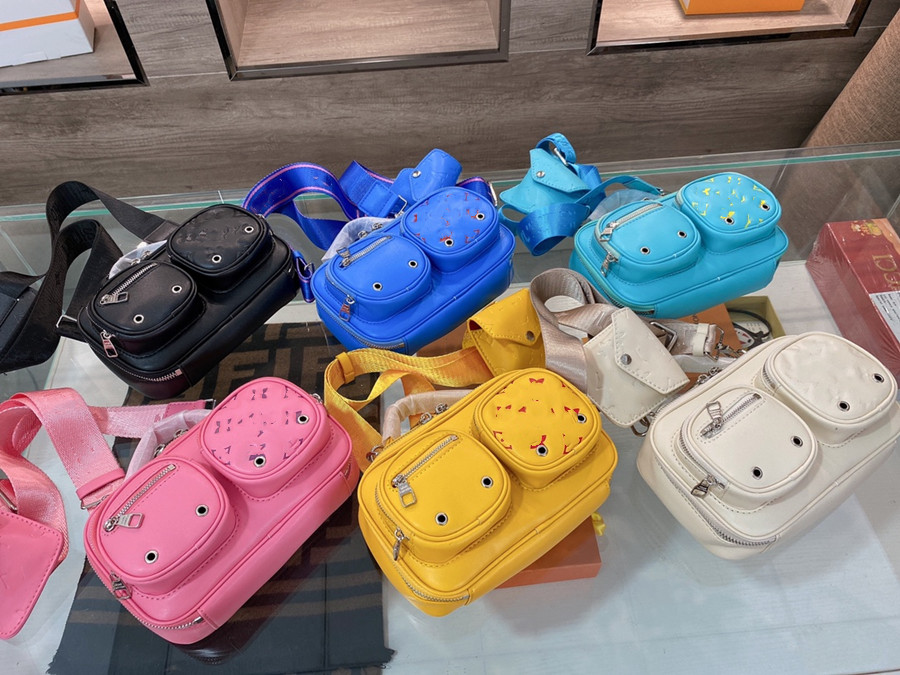Womens storage bags shoulder bag letter printed camera fashion brand messenger single Folding handbags, Extra shipping (not for sale)
Womens storage bags shoulder bag letter printed camera fashion brand messenger single Folding handbags, Extra shipping (not for sale)