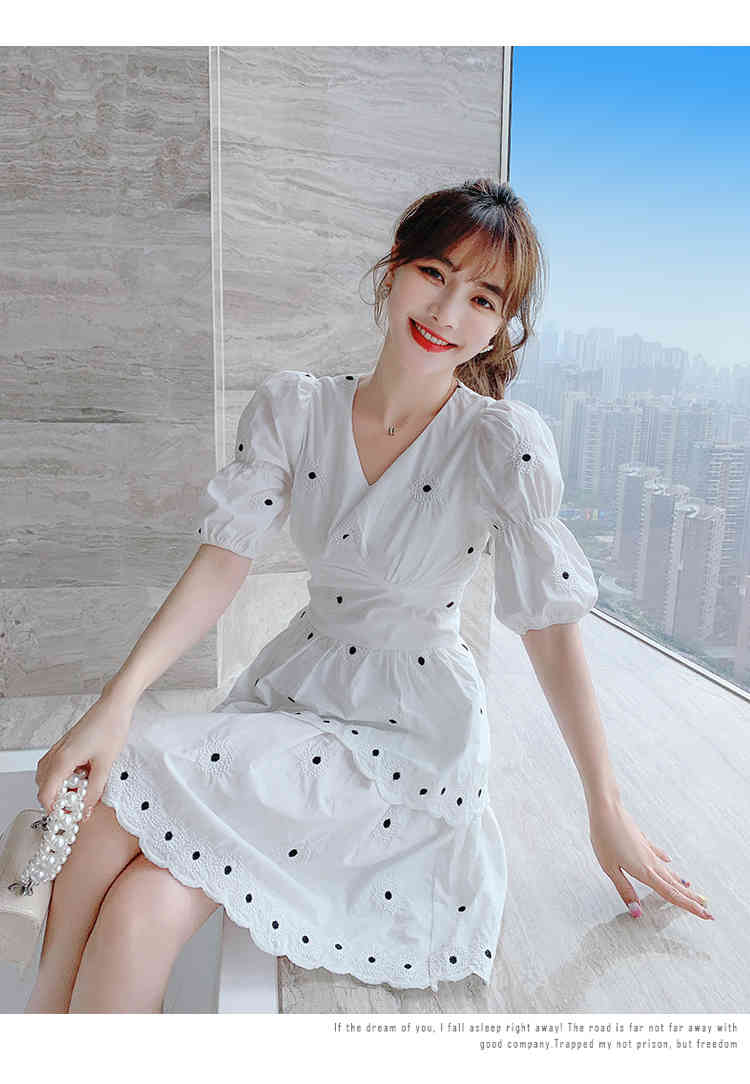 Elegant Fashion Sweet White Embroidery Mini Dress Vintage V-Neck Puff Sleeve High Waist Slim Dresses Female Vestidos 210518