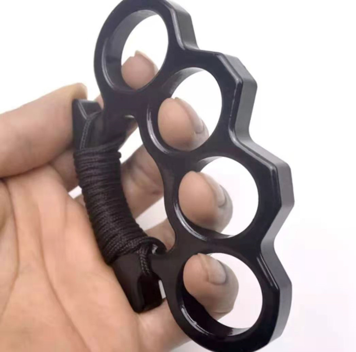 New ARIVAL Black alloy KNUCKLES DUSTER BUCKLE Male and Female Self-defense Four Finger Punches Free Shipping56465674
New ARIVAL Black alloy KNUCKLES DUSTER BUCKLE Male and Female Self-defense Four Finger Punches Free Shipping56465674
