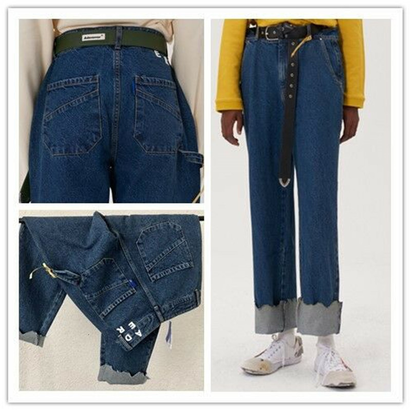 Women's Jeans Blue stick on brim pants of embroidered women broken , pockets, Korean denim clothes.
Women's Jeans Blue stick on brim pants of embroidered women broken , pockets, Korean denim clothes.