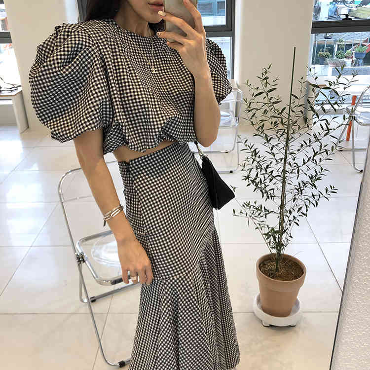 Summer Women fashion Sexy Plaid Puff short sleeve shirt + Bodycon Long mermaid Skirt Sets 2 Pieces Casual Suit Set 210519