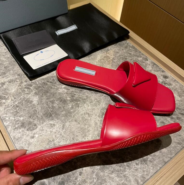 Men Women slipper Fashion Designers Flat Slides Flip Flops Summer Outdoor Loafers Bath Shoes Beachwear Slippers With Original Box size 35-40, Black
Men Women slipper Fashion Designers Flat Slides Flip Flops Summer Outdoor Loafers Bath Shoes Beachwear Slippers With Original Box size 35-40, Black