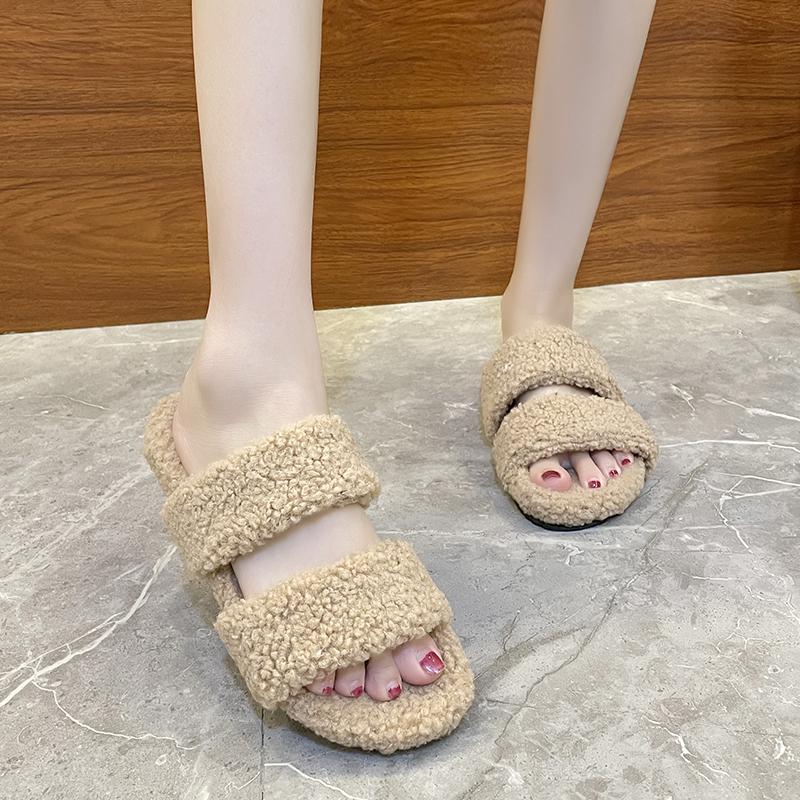 Slippers Women's Winter Leisure Flip Flops Round Head Household Cotton Plush Shoes, White
Slippers Women's Winter Leisure Flip Flops Round Head Household Cotton Plush Shoes, White