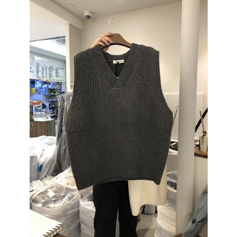 Nomikuma New Knitted Sleeveless V-neck Vest Korean Causal Sweater Pullover Spring Women Fashion Solid Knitwear Tops 6E132 210427