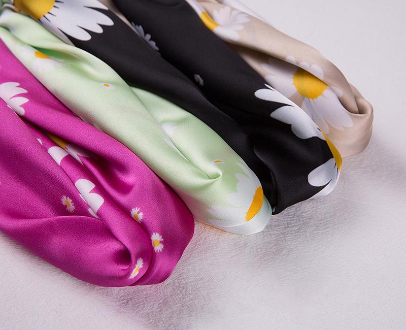 Scarves Faux 70*70cm Silk Scarf Leopard Square Neck Wrap Vintage Brand Lady Decorative Accessory Stole Tippet Bag Ribbon Bandana
Scarves Faux 70*70cm Silk Scarf Leopard Square Neck Wrap Vintage Brand Lady Decorative Accessory Stole Tippet Bag Ribbon Bandana