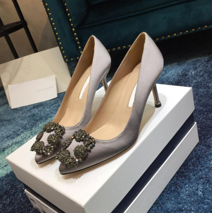 2021 Stylish Pumps Women High Heel Shoes 6 8 10cm Spring Pointed Rhinestone Square Buckle Satin Women's Wedding Shoe 35-42 With Box, Silver
2021 Stylish Pumps Women High Heel Shoes 6 8 10cm Spring Pointed Rhinestone Square Buckle Satin Women's Wedding Shoe 35-42 With Box, Silver