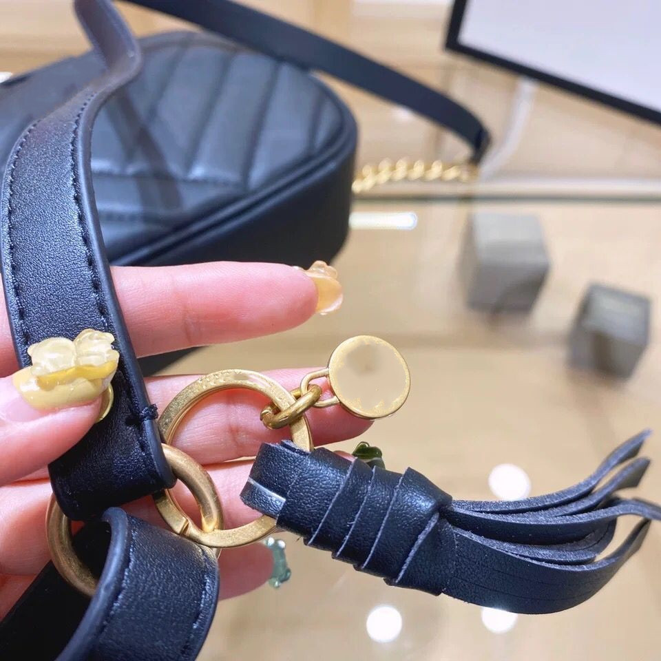 2021 Designer tor brand camera evening bag Cowhide European and American size 19*14cm with opp handbag package
2021 Designer tor brand camera evening bag Cowhide European and American size 19*14cm with opp handbag package