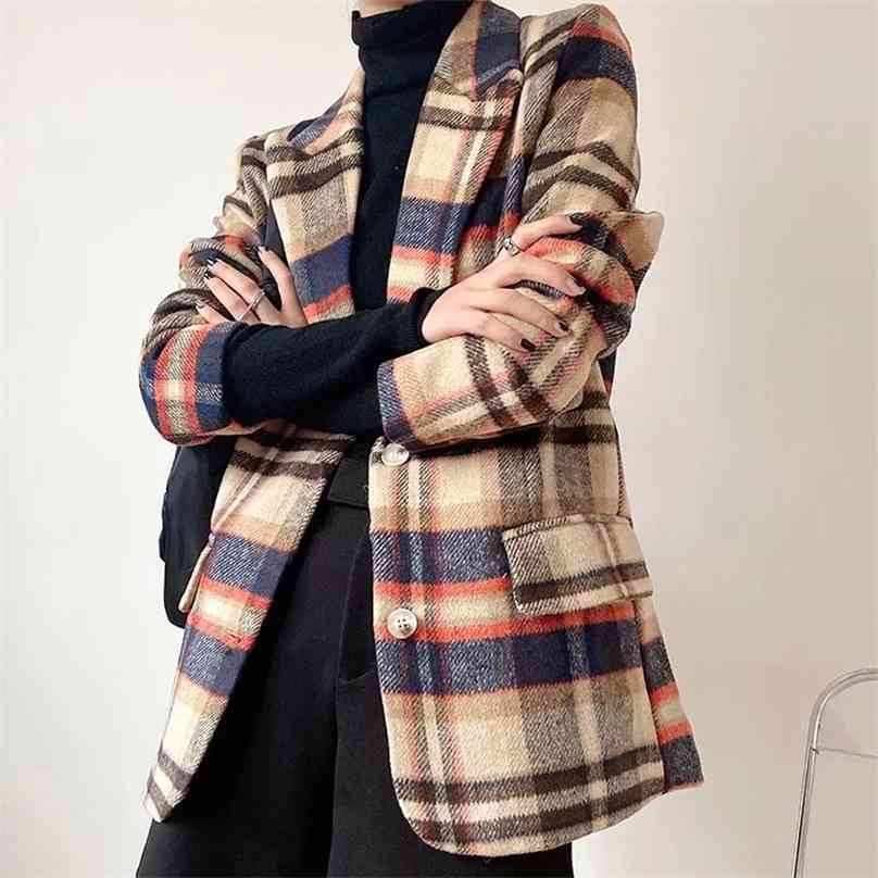 Vintage women long sleeve woolen coats fashion ladies thick plaid coat female streetwear elegant girls jacket chic tops 210520, Picture color
Vintage women long sleeve woolen coats fashion ladies thick plaid coat female streetwear elegant girls jacket chic tops 210520, Picture color