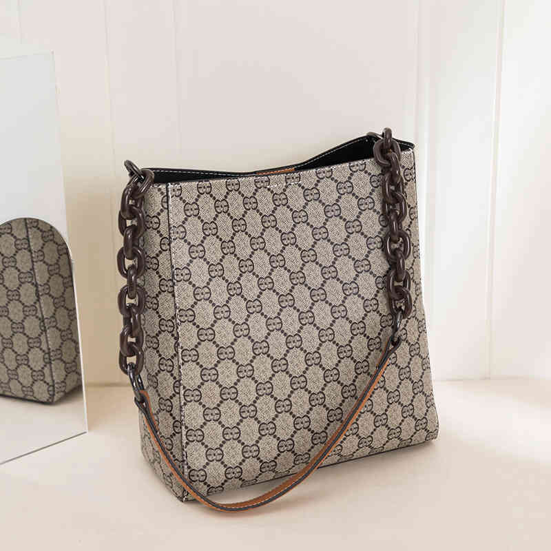 2022 New Factory Wholesale Women's bag Korean versatile capacity Single Shoulder Messenger Bag texture Bucket, Black
2022 New Factory Wholesale Women's bag Korean versatile capacity Single Shoulder Messenger Bag texture Bucket, Black