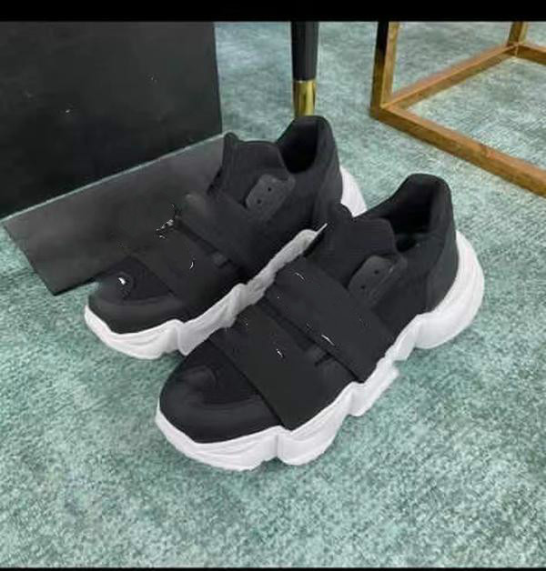 2021 Highest quality size 6-12 Real leather Sneakers men shoes designer sports Loafers Running martin Platform Casual boots 0996, Black
2021 Highest quality size 6-12 Real leather Sneakers men shoes designer sports Loafers Running martin Platform Casual boots 0996, Black