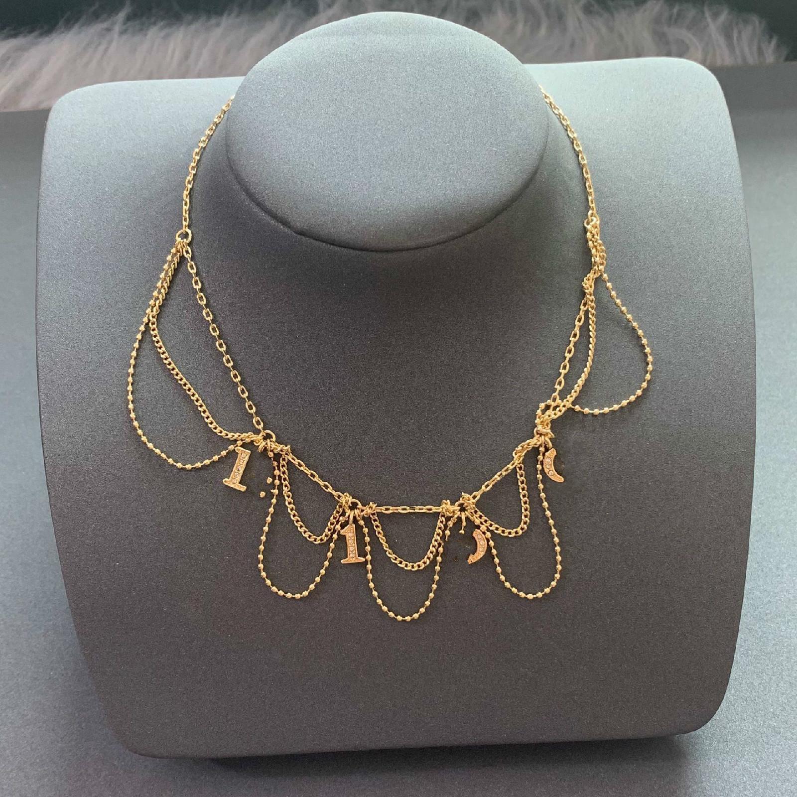 D family 2020 new letter tassel necklace female Dijia Internet celebrity temperament female tassel necklace, Silver
D family 2020 new letter tassel necklace female Dijia Internet celebrity temperament female tassel necklace, Silver
