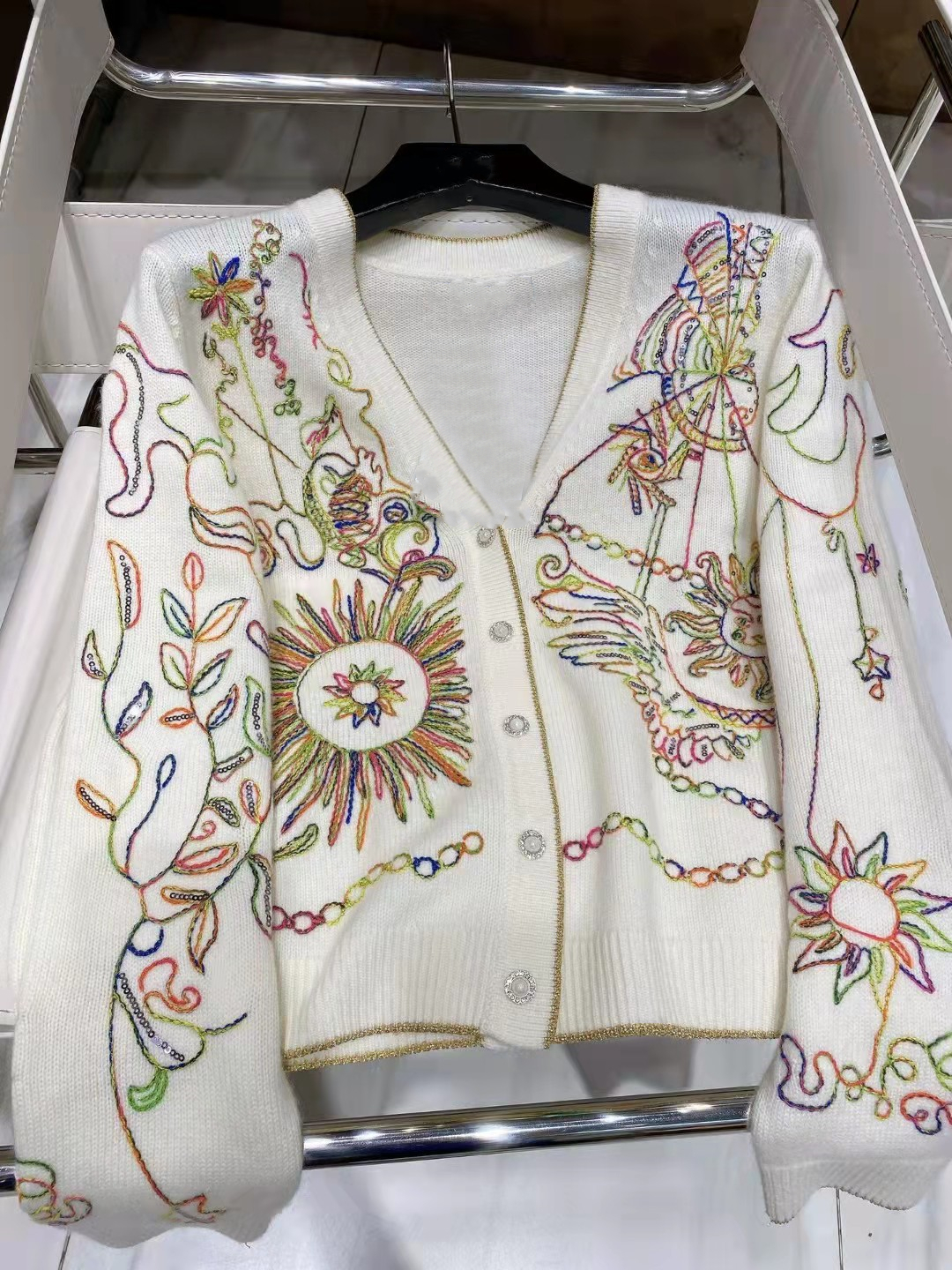 D Home 21 Autumn and Winter New Womens Full Body Embroidery Sequin V-neck All-Matching Loose Cashmere Long Sleeve Knitted Cardigan Jacket, Apricot color matching
D Home 21 Autumn and Winter New Womens Full Body Embroidery Sequin V-neck All-Matching Loose Cashmere Long Sleeve Knitted Cardigan Jacket, Apricot color matching