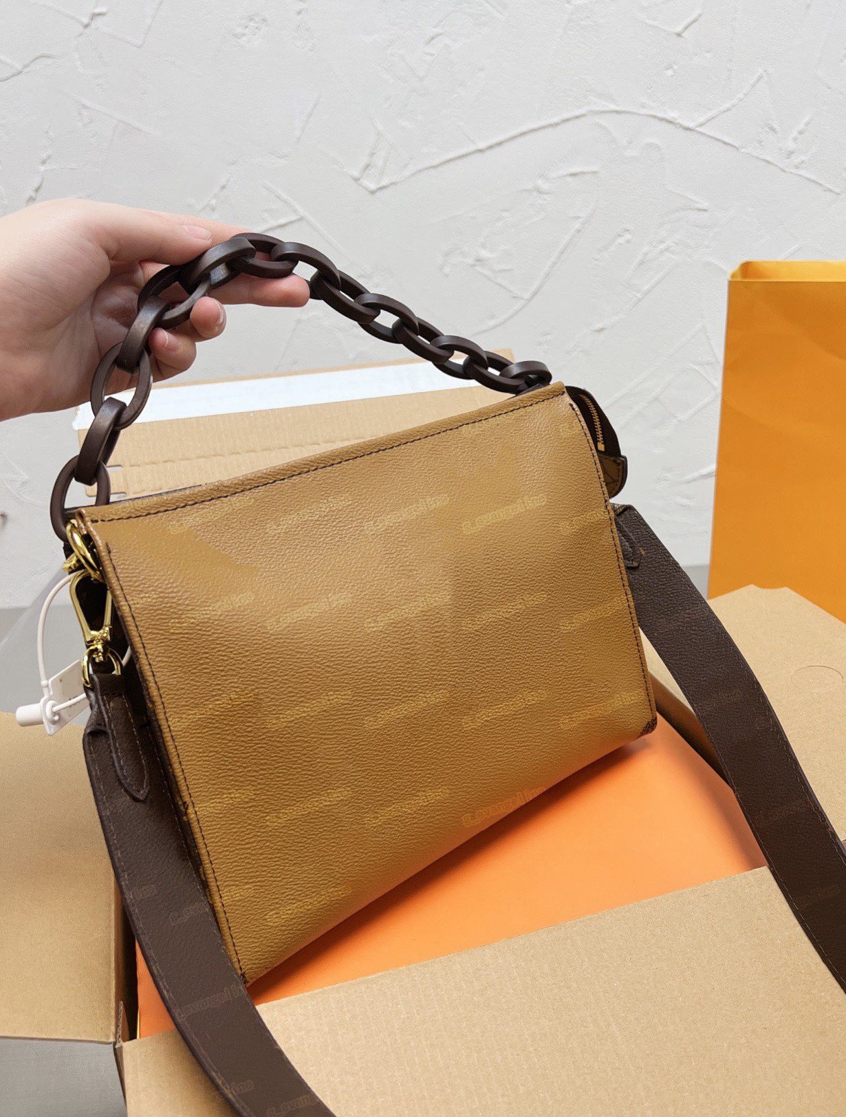2022 Designers Luxurys Crossbody Chain Shoulder Bag Wash Bag Handbags Women Message Bags Purse
2022 Designers Luxurys Crossbody Chain Shoulder Bag Wash Bag Handbags Women Message Bags Purse