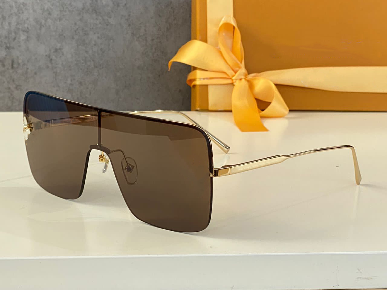 Sunglasses For Women Men Summer 1636 Style Anti-Ultraviolet Retro Plate Square Frameless Fashion Eyeglasses Random Box
Sunglasses For Women Men Summer 1636 Style Anti-Ultraviolet Retro Plate Square Frameless Fashion Eyeglasses Random Box