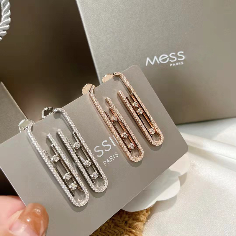 925 Sterling Silver Full Diamond Sliding Stud Earrings European and American Fashion Luxury Brand Ladies Exquisite Jewelry
925 Sterling Silver Full Diamond Sliding Stud Earrings European and American Fashion Luxury Brand Ladies Exquisite Jewelry