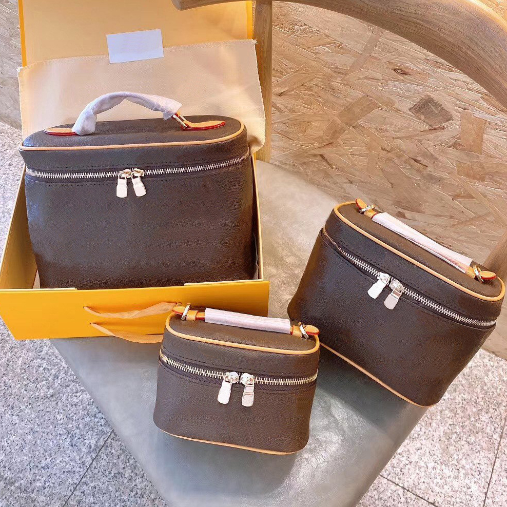 High Quality Makeup Bag Cosmetic handbag Toiletry Pouch Cases Women Travel Shoulder Bags Clutch Handbags Purses Wallets with Box L0013, L 25cm (no strap)
High Quality Makeup Bag Cosmetic handbag Toiletry Pouch Cases Women Travel Shoulder Bags Clutch Handbags Purses Wallets with Box L0013, L 25cm (no strap)
