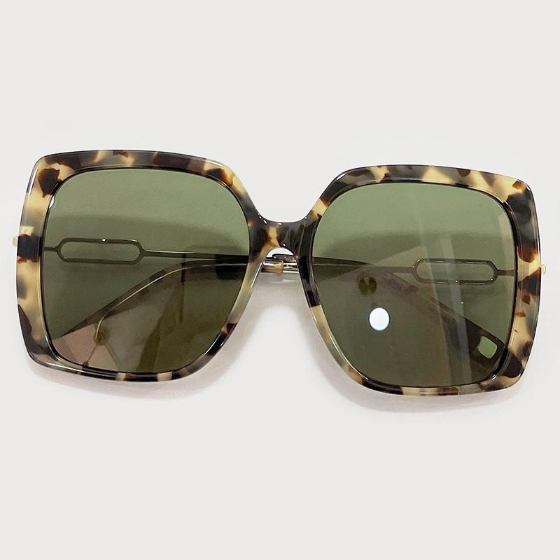 Sunglasses Fashion Brand Designer Square Women Female Gradient Sun Glasses Big Oculos Feminino De Sol UV400
Sunglasses Fashion Brand Designer Square Women Female Gradient Sun Glasses Big Oculos Feminino De Sol UV400