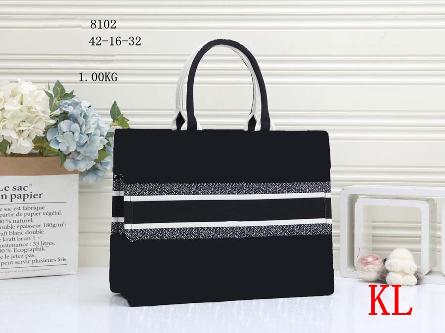 Luxury designer high-quality handbag fashion bags n embroidery multi-color multi-function large-capacity bucket bag 065, #9
Luxury designer high-quality handbag fashion bags n embroidery multi-color multi-function large-capacity bucket bag 065, #9