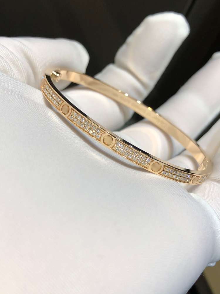 bracelet Kajia narrow version full diamond bracelet female love sky star micro inlaid 18K silver lady
bracelet Kajia narrow version full diamond bracelet female love sky star micro inlaid 18K silver lady