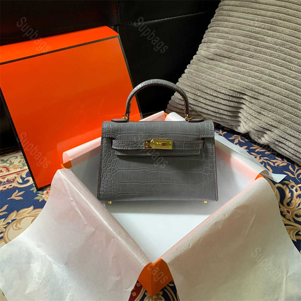 Fashion party dinner ladies bags Luxury designer buckle handbag large capacity messenger shoulder bag storage shopping wallet waist bag
Fashion party dinner ladies bags Luxury designer buckle handbag large capacity messenger shoulder bag storage shopping wallet waist bag