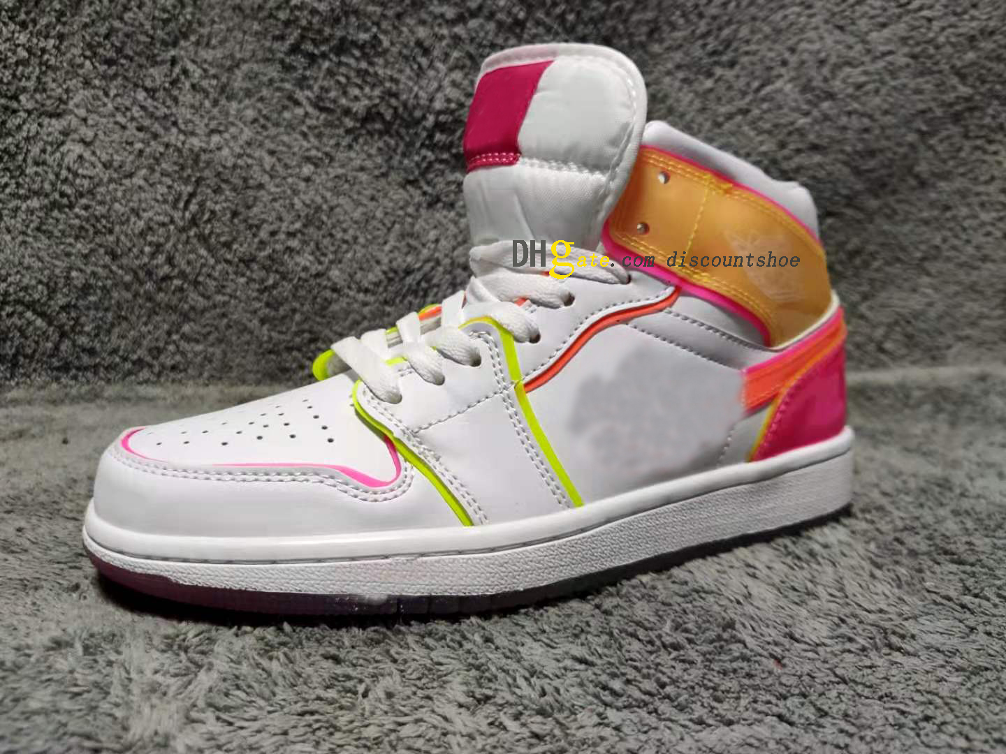 1 Mid SE Edge Glow Basketball shoes 1s Mens Womens shoe Sneakers for size 36-46 CV4611 100
1 Mid SE Edge Glow Basketball shoes 1s Mens Womens shoe Sneakers for size 36-46 CV4611 100